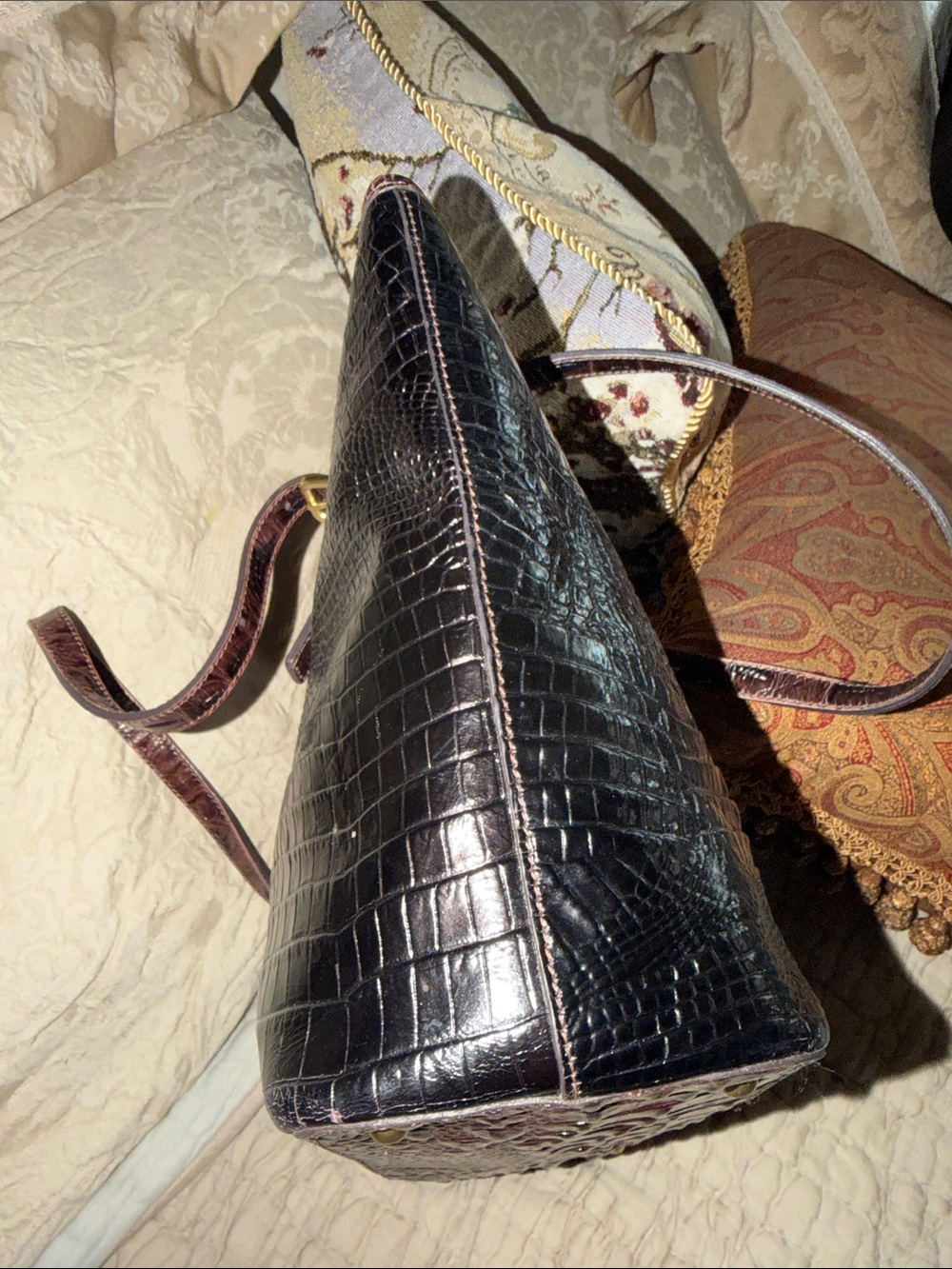 Brahmin Dark Brown and blackCroc-Embossed Leather Messenger Bag gold hardware - Picture 8 of 17